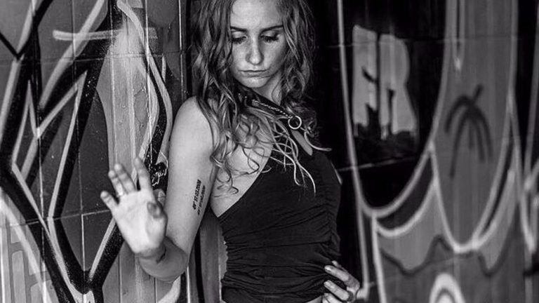 Comeback von Samantha Stone