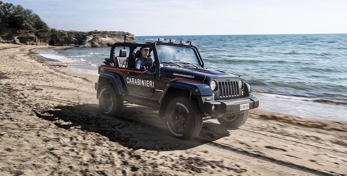 Beach-Carabinieri fahren jetzt Jeep Wrangler