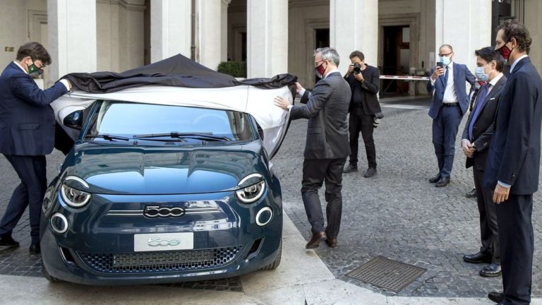 Der Fiat 500 ist hoher Besuch