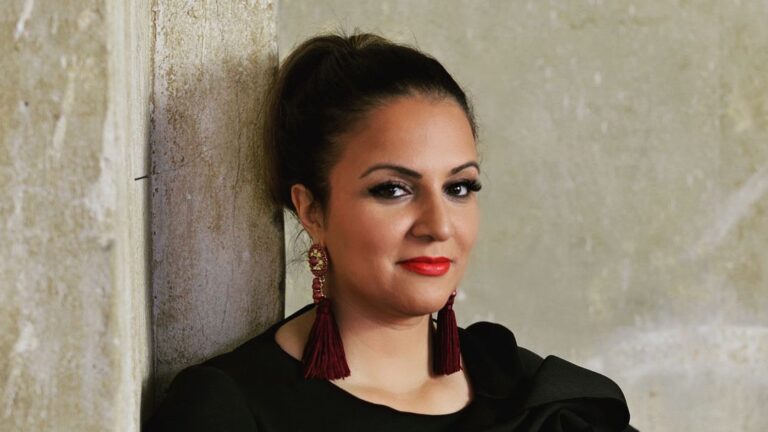 Saina Bayatpour: Unternehmerin aus Überzeugung
