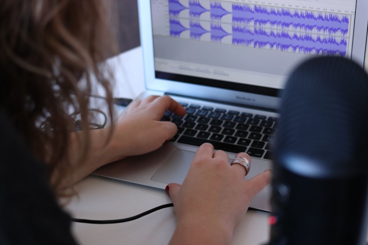 Hamburg Media School startet Podcast Academy