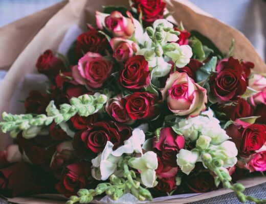 Welche Blumen am besten zu Ihrer Valentinsbotschaft passen