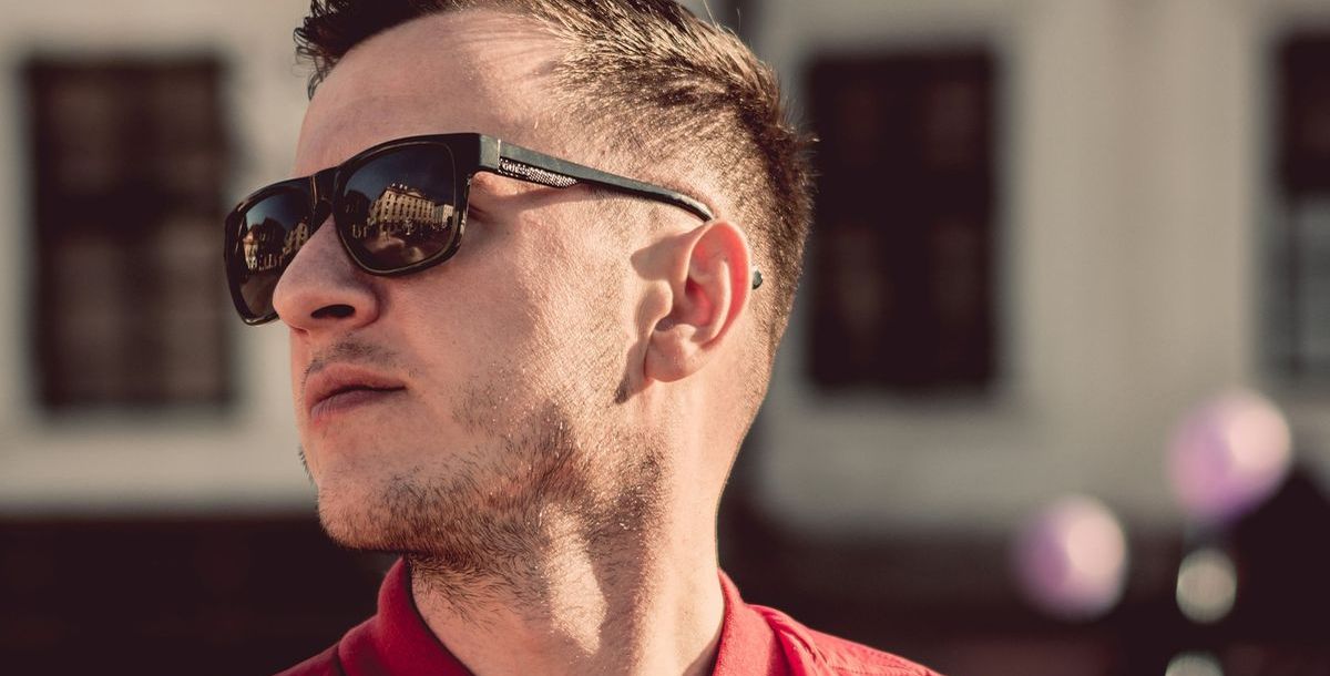 Sommerliche Accessoires für Herren: Das ist in 2024 angesagt