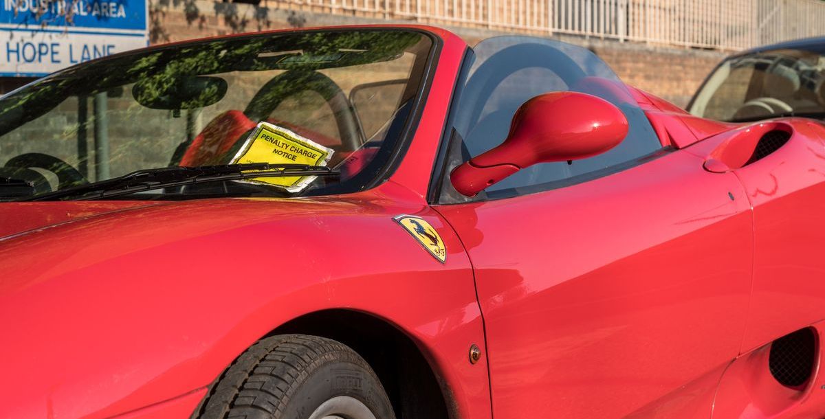 Bußgelder - im Ausland falsch parken oder zu schnell fahren