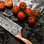 Das Santokumesser: Ein Meisterstück der japanischen Schmiedekunst