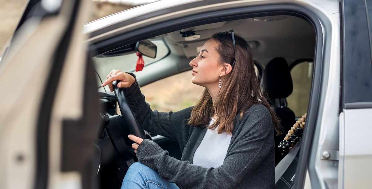 Viele Regeln - mit Fahranfängern das Autofahren üben