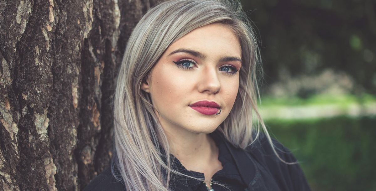 Von Streetstyle bis Subkultur: Das Lippenpiercing ist zurück