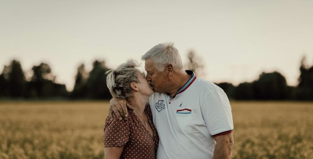 "Dating ab 50" - was dein Browser dir wirklich sagen will