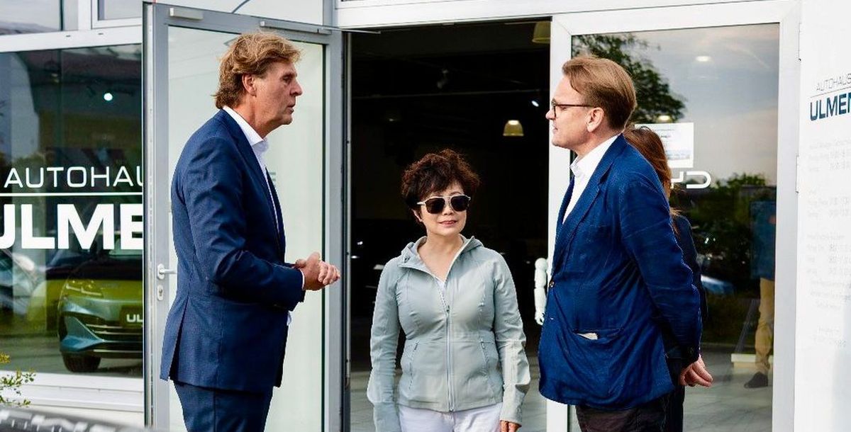 Promis beim Autohaus Ulmen im BYD Showroom Düsseldorf