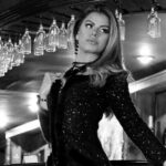 Corpcore x Nightlife - vom Büro in die Bar