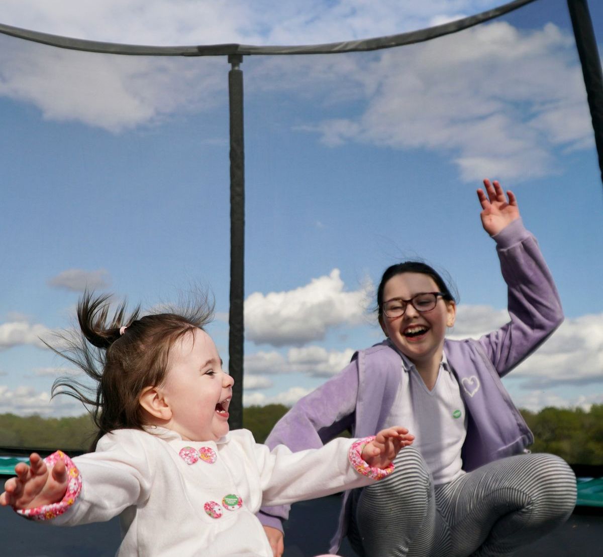 Trampolin - das beste Bewegungsspielzeug für Kinder