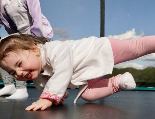 Trampolin - das beste Bewegungsspielzeug für Kinder